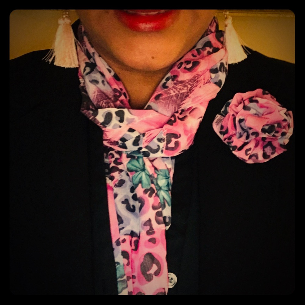Scarve with matching bow flower